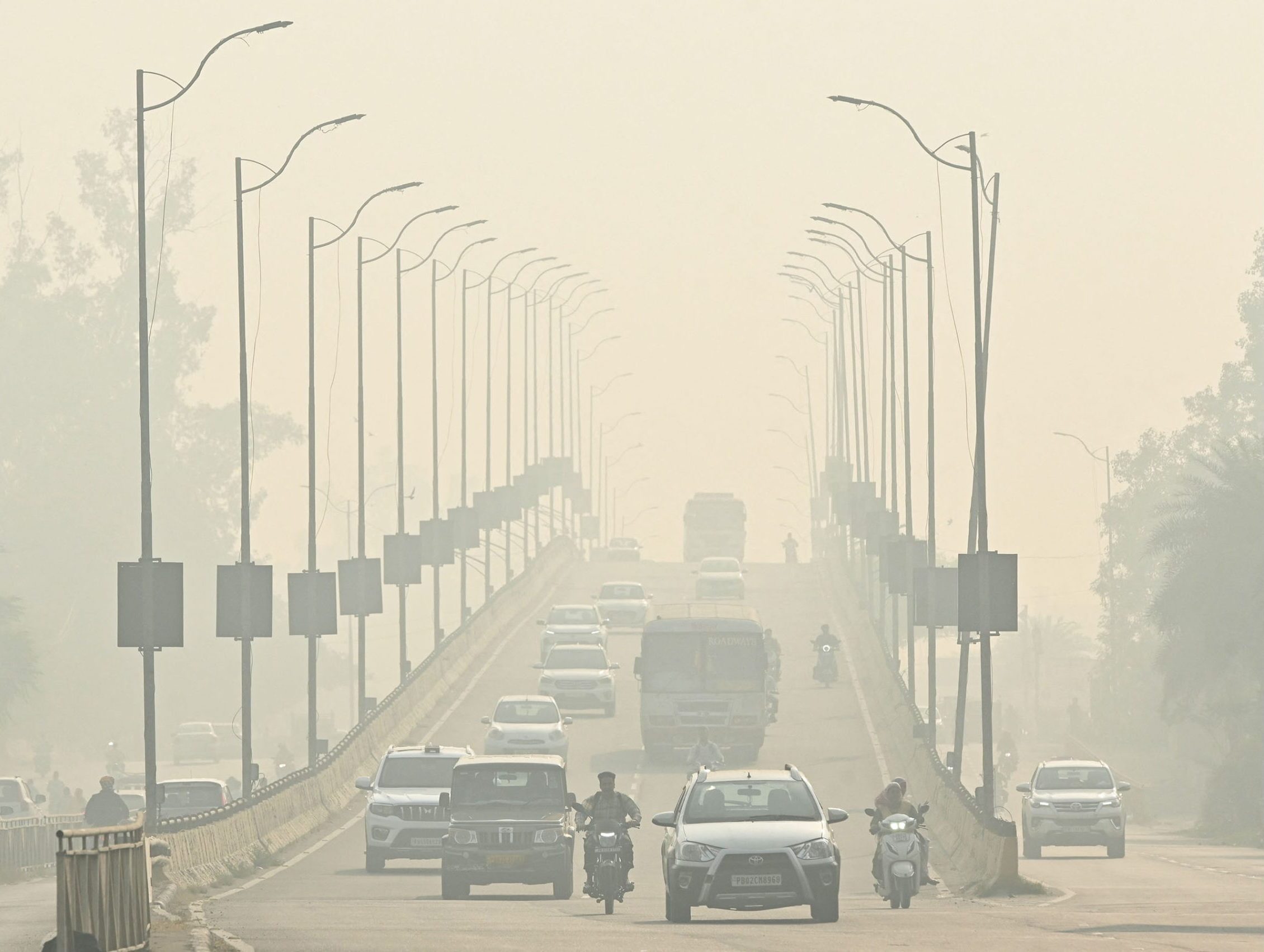 दिल्लीको वायु प्रदूषण नियन्त्रणमा भारतको ‘महँगो प्रयोग’ असफल