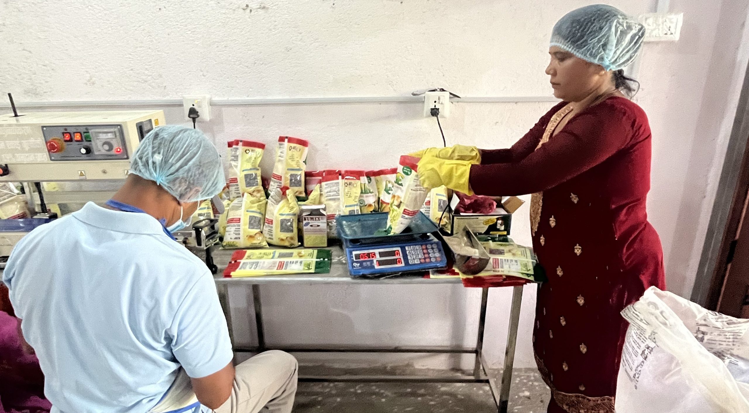 सहकारीद्वारा मकैको पीठो बजारीकरण