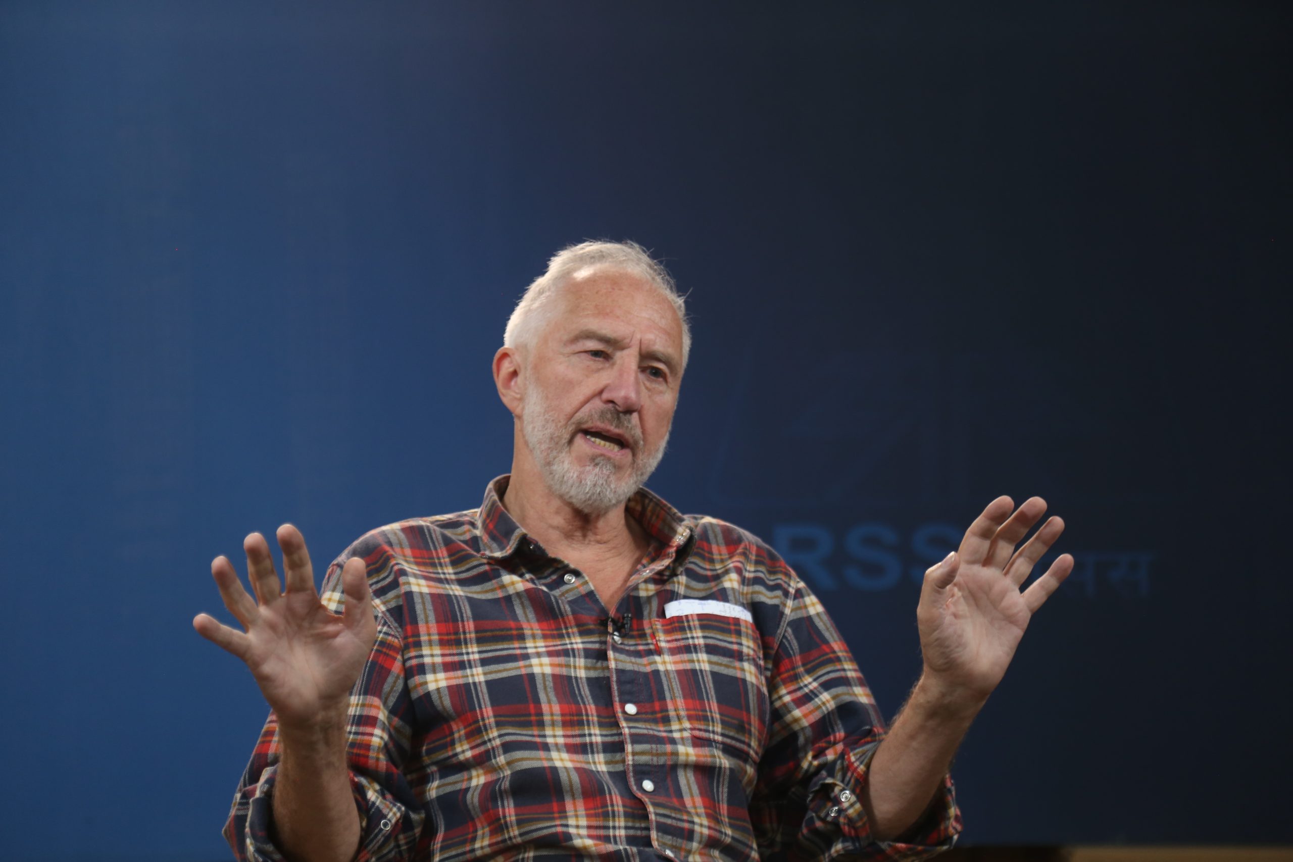 हिउँजस्तै हिमाली संस्कृति पनि विलिन हुँदैछ : चलचित्र निर्देशक एरिक