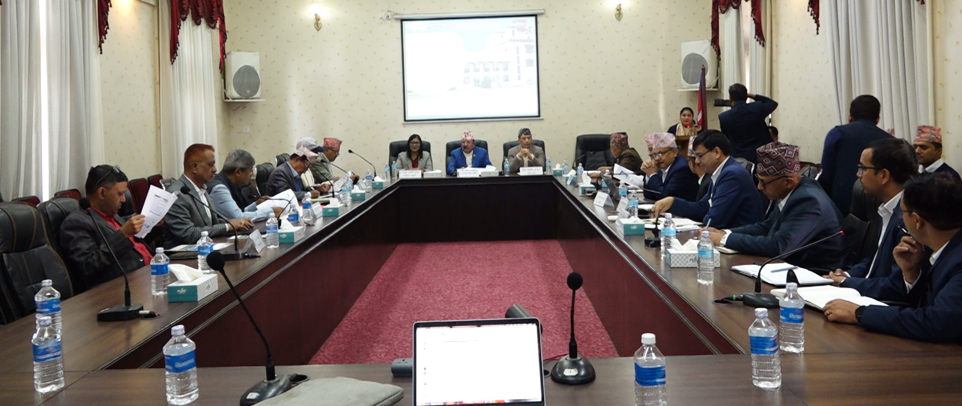 आगामी निर्वाचनबारे पूर्वपदाधिकारीसँगको परामर्शमा आयोग