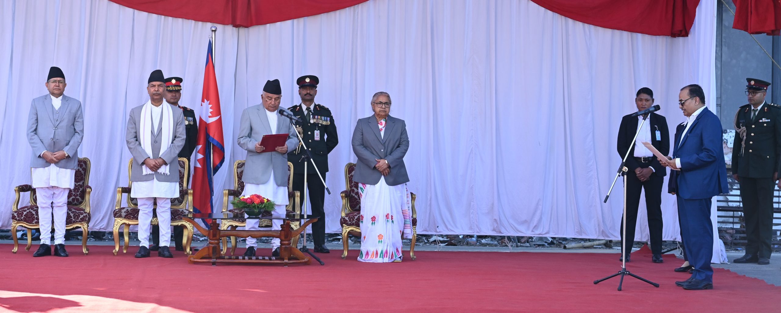 राष्ट्रपतिसमक्ष मधेस प्रदेशका प्रदेश प्रमुख कर्णको शपथ