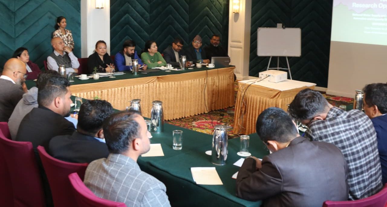 खानेपानी र सरसफाइको क्षेत्रमा साझेदारसँग छलफल