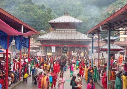 डोलेश्वरदेखि गोकुलधामसम्म पितृका नाममा महादीप बालेर रातभर जाग्राम बसे श्रद्धालु