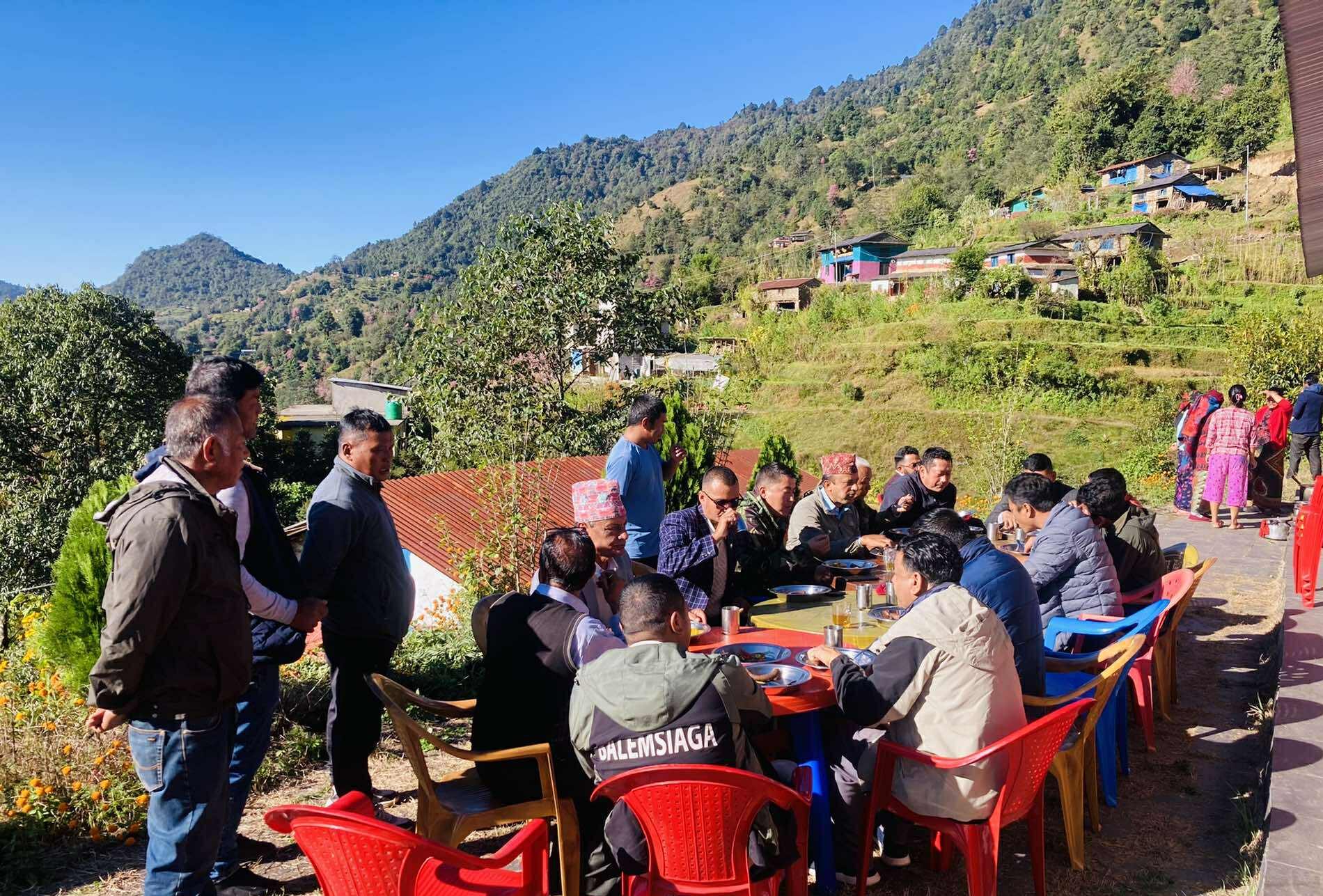 बेलढुङ्गा घरबासमा पाहुनाको रोजाइ ‘कोदोको सेलरोटी’