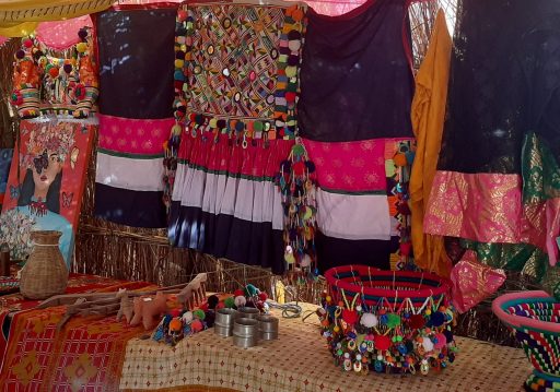 लोकसंस्कृति जगेर्ना गर्न ‘थारू कला प्रदर्शनी घर’