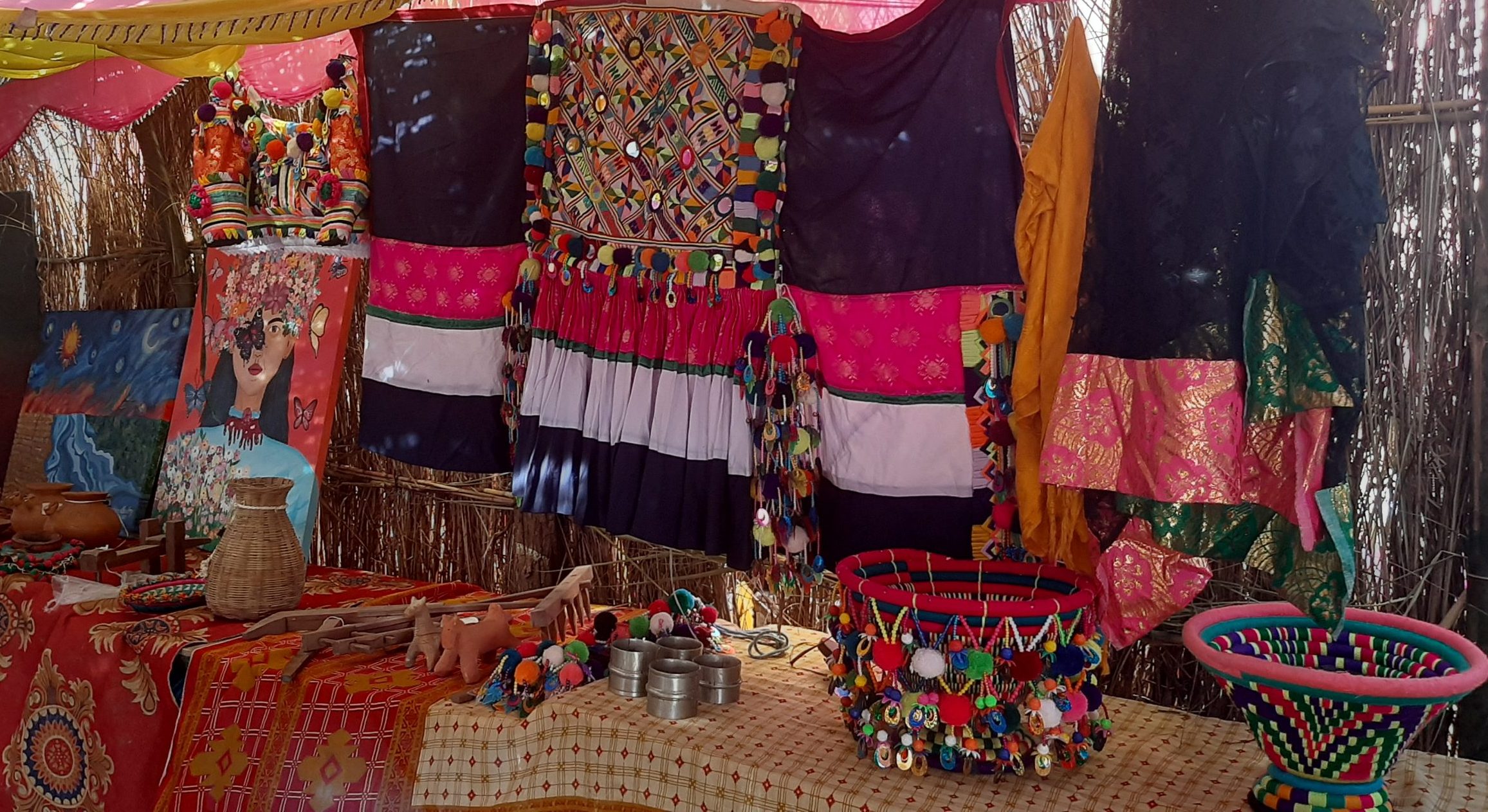 लोकसंस्कृति जगेर्ना गर्न ‘थारू कला प्रदर्शनी घर’