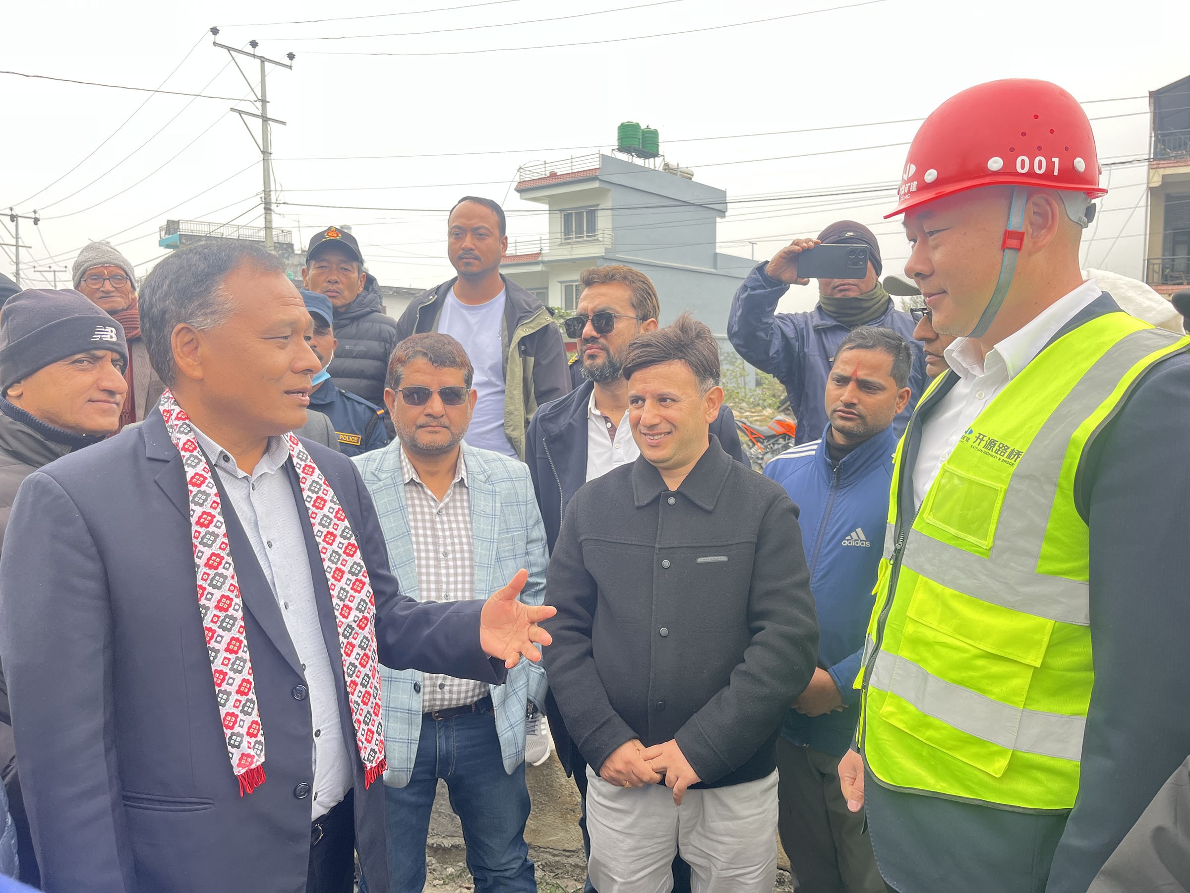 मुग्लिन-पोखरा सडक शीघ्र सम्पन्न गर्न मन्त्री घिसिङको निर्देशन