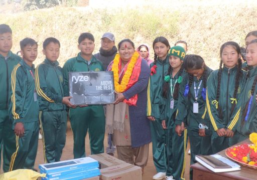 समता स्कुललाई कम्प्युटर हस्तान्तरण