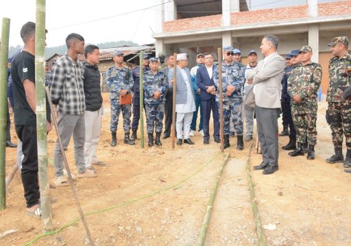 गृहमन्त्री अर्यालद्वारा मतदानस्थलको अनुगमन, प्रहरी मुख्यालयमा निर्वाचन व्यवस्थापन केन्द्रको निरीक्षण